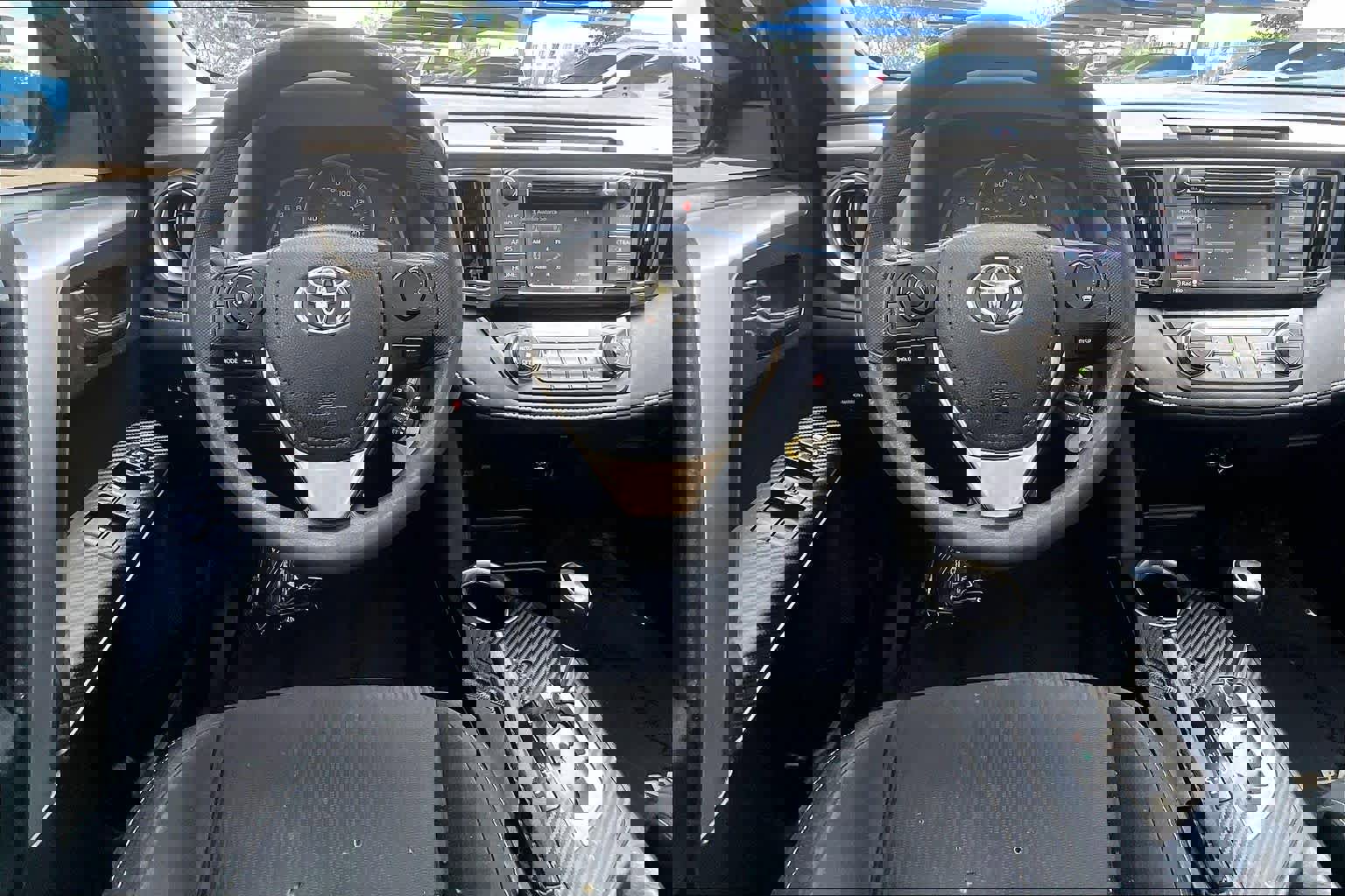 Used 2014 Toyota RAV4 XLE FWD image 6