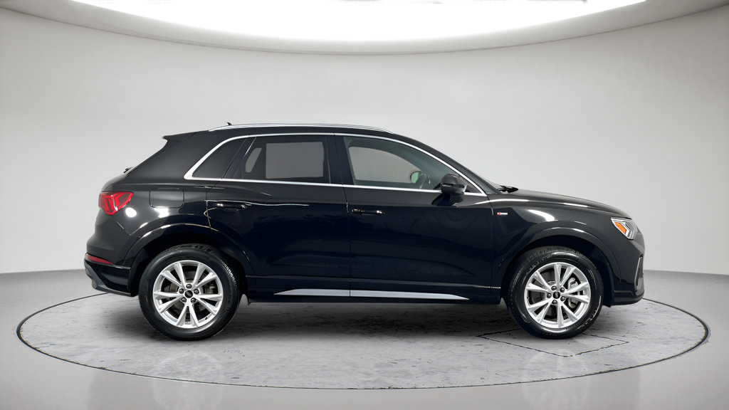 Used 2023 Audi Q3 2.0T Premium AWD/4WD image 2