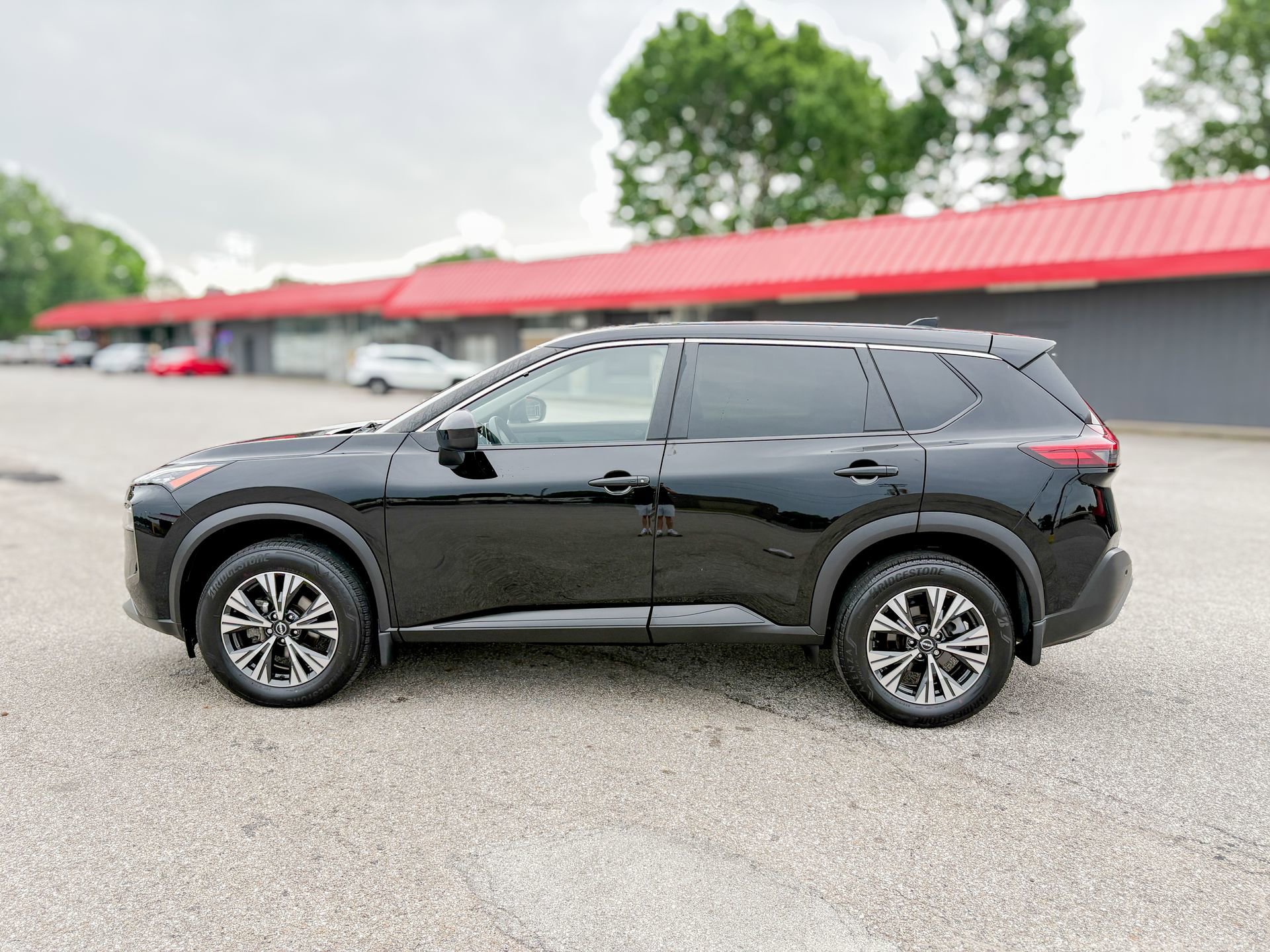 Used 2023 Nissan Rogue SV AWD/4WD image 9