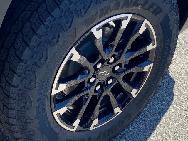 New 2026 Chevrolet Traverse Z71 w/ Driver Confidence Package image 24