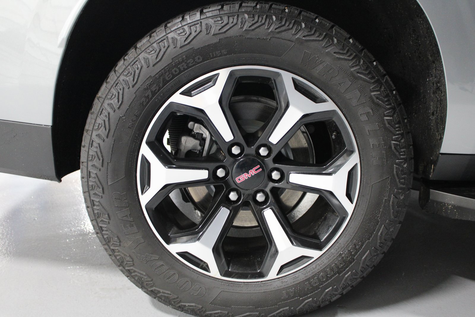 Used 2025 GMC Yukon XL AT4 w/ Premium Trailering Package image 13