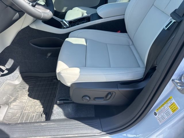 New 2026 Volvo XC40 B5 Plus w/ Protection Package Premier AWD/4WD image 14