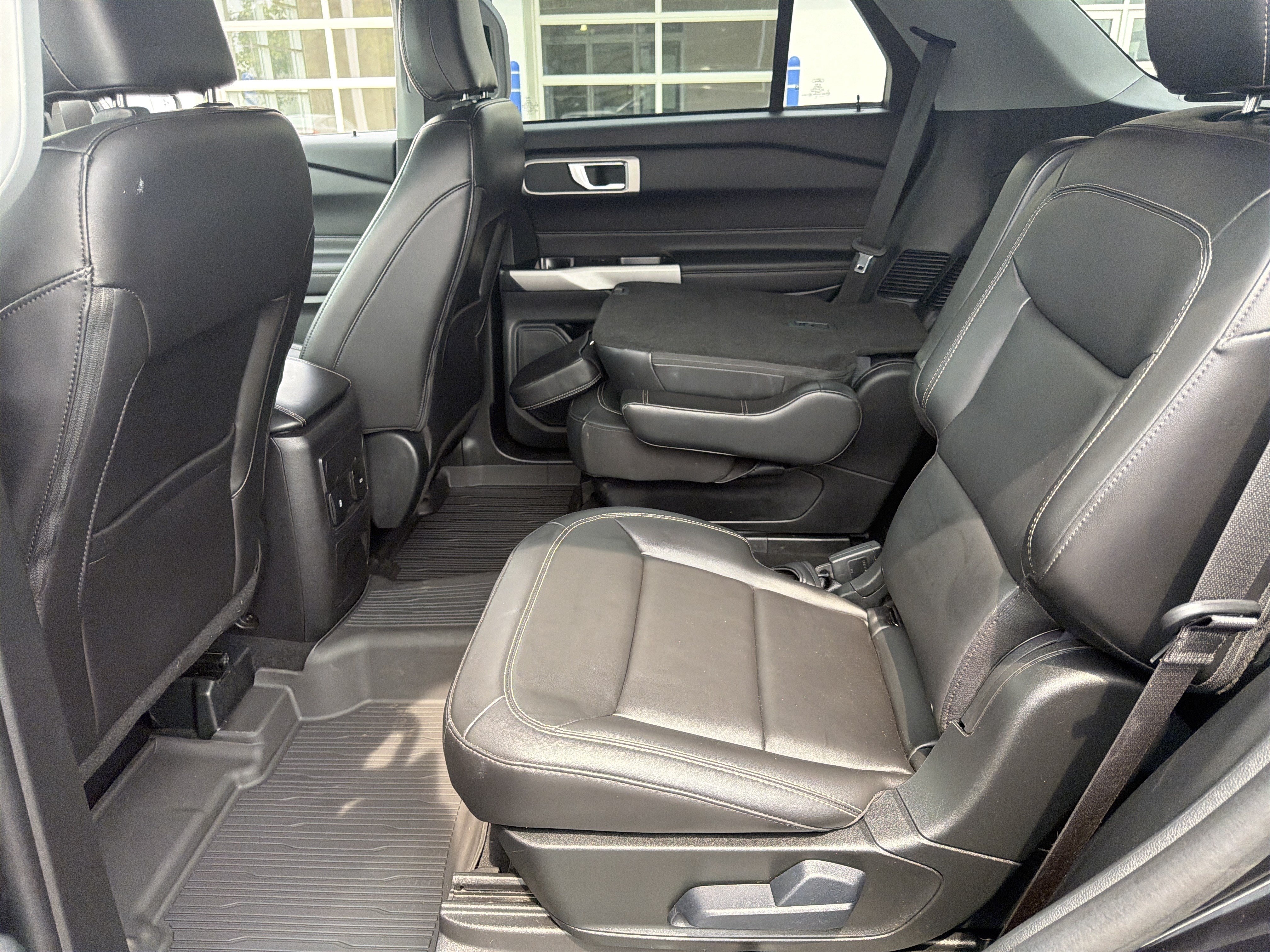 Certified 2024 Ford Explorer XLT w/ Equipment Group 202A AWD/4WD image 24