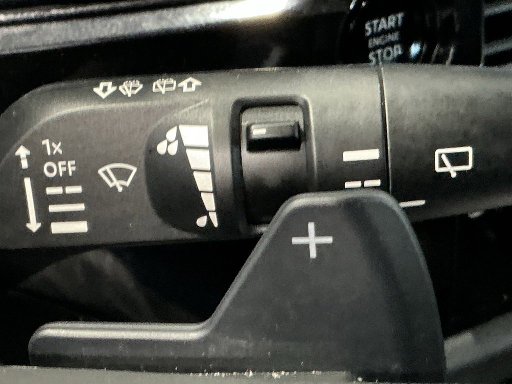 Used 2025 Nissan Pathfinder SV image 13