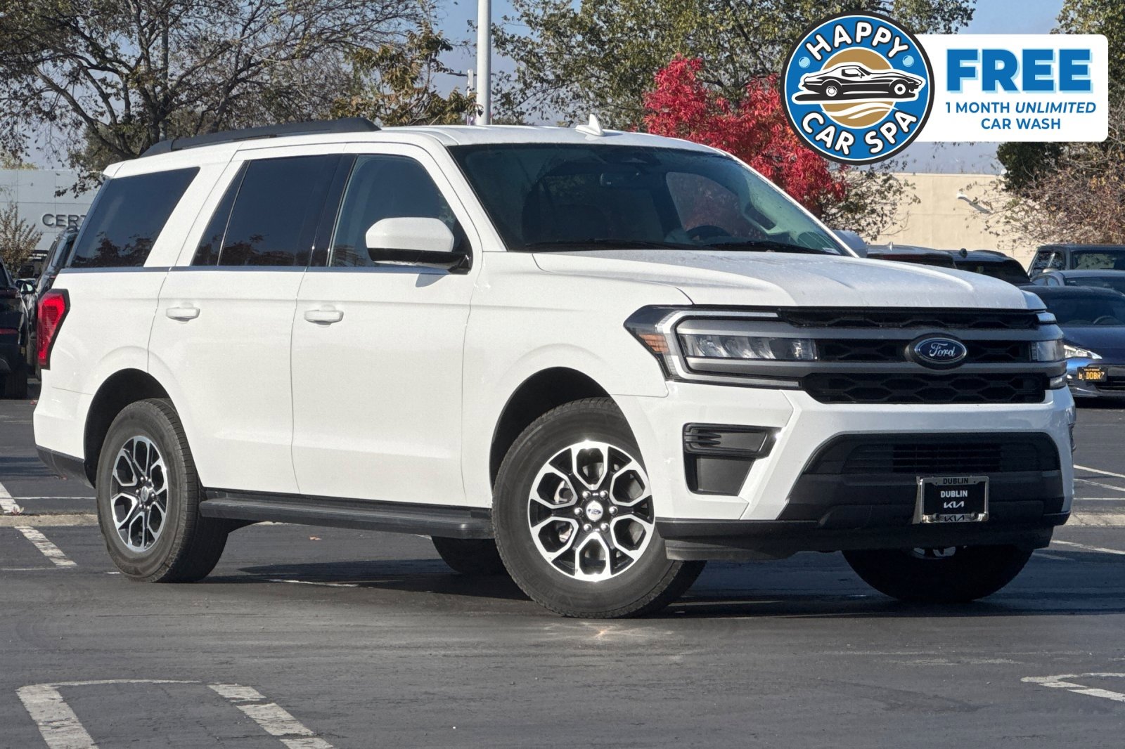 Used 2024 Ford Expedition XLT image 1