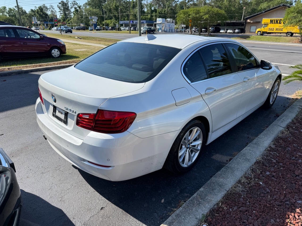 Used 2015 BMW 528i Sedan RWD image 3