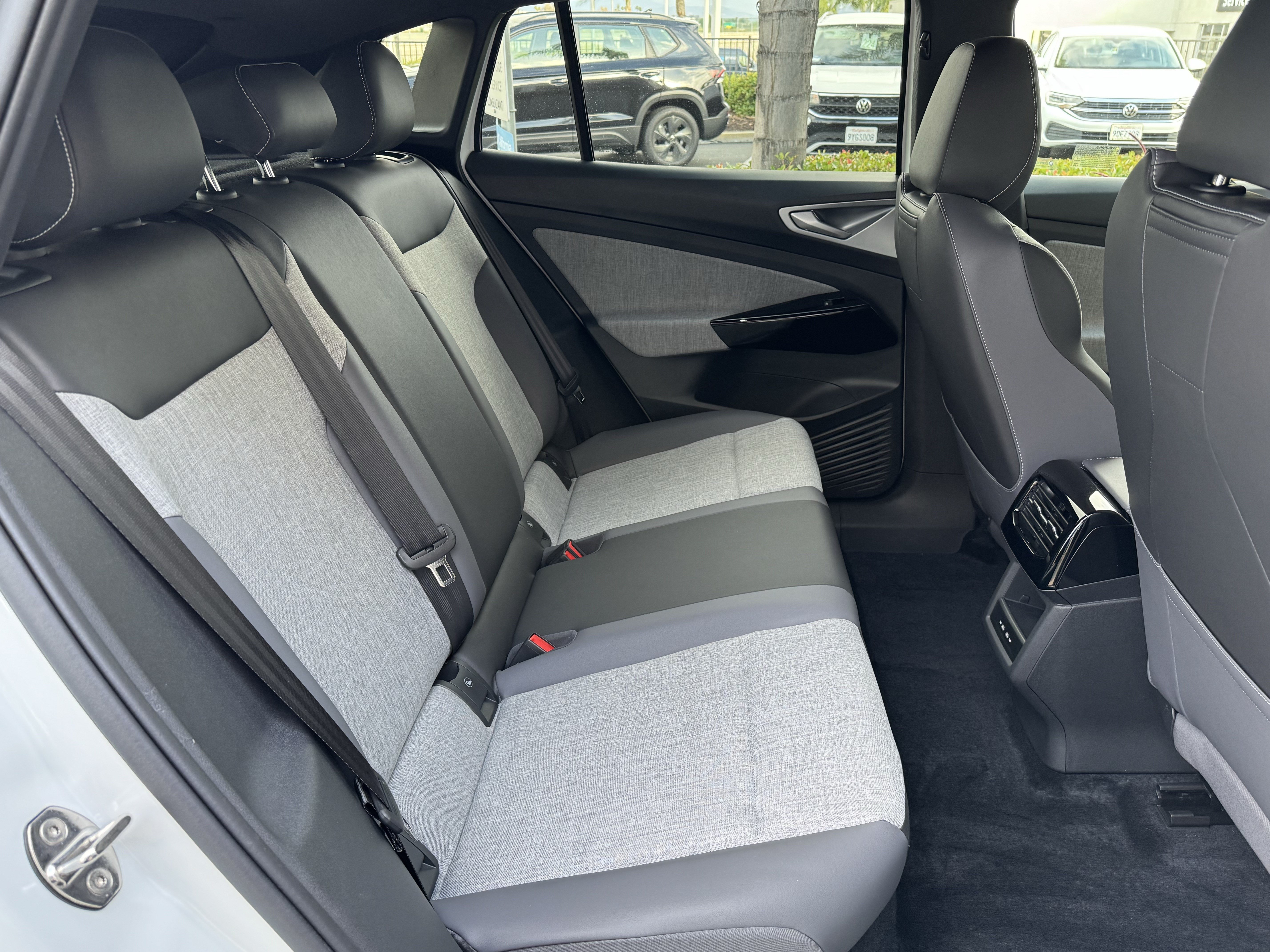 New 2026 Volkswagen ID.4 Pro RWD image 30