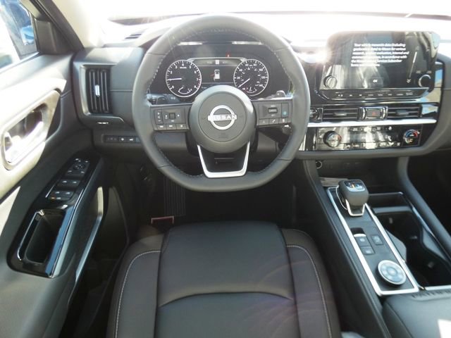 New 2025 Nissan Pathfinder SL w/ SL Premium Package image 12