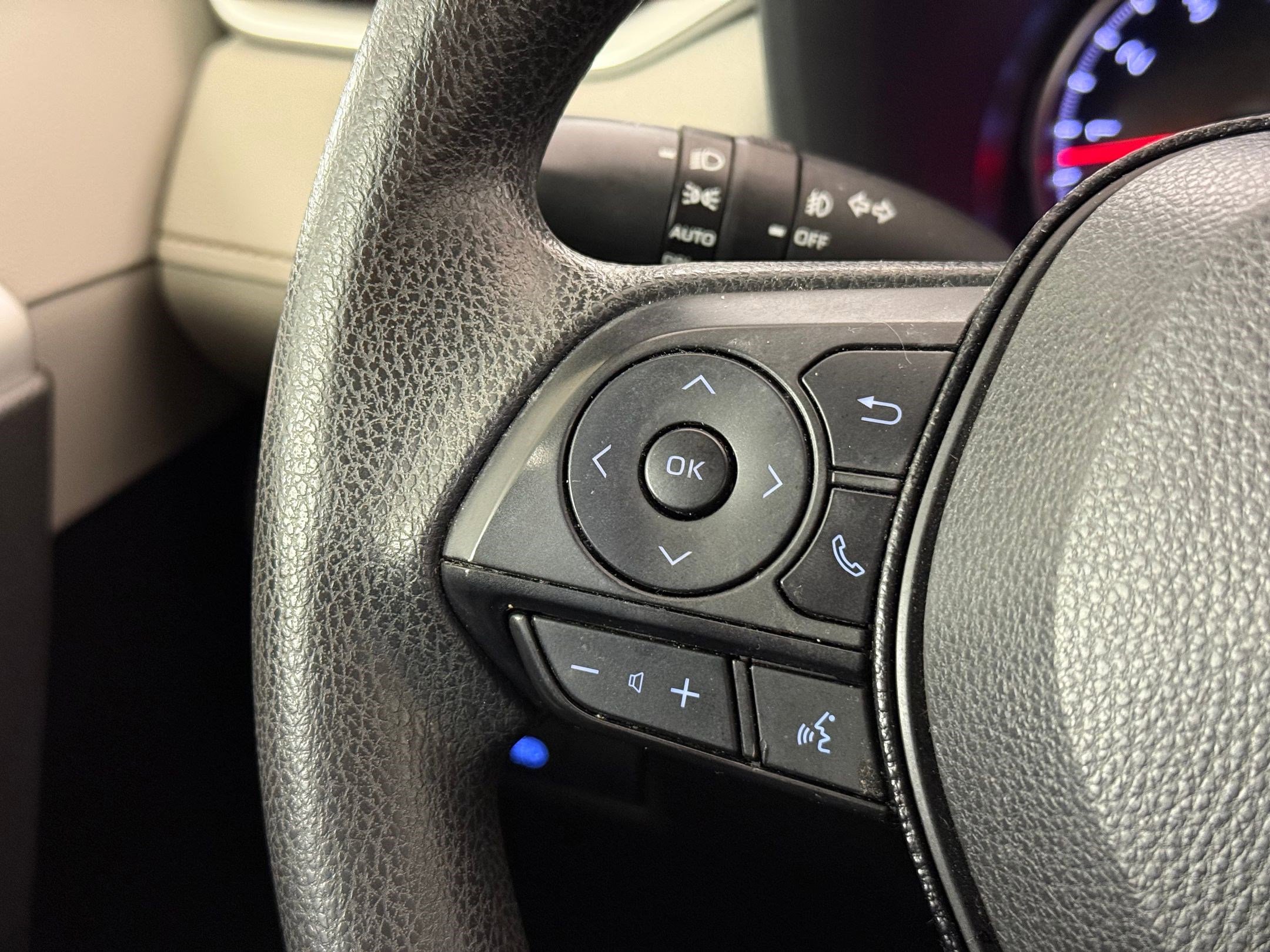 Used 2020 Toyota RAV4 XLE image 15