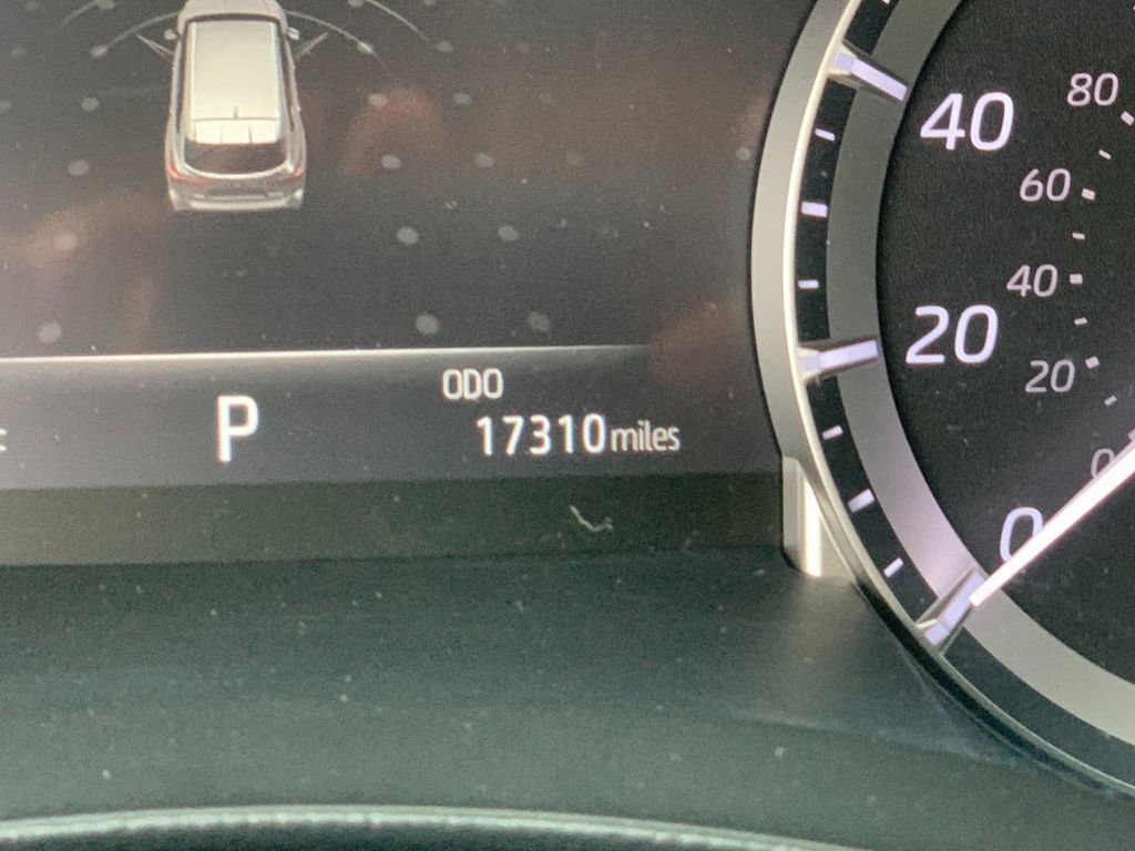 Used 2023 Toyota Highlander LE image 30