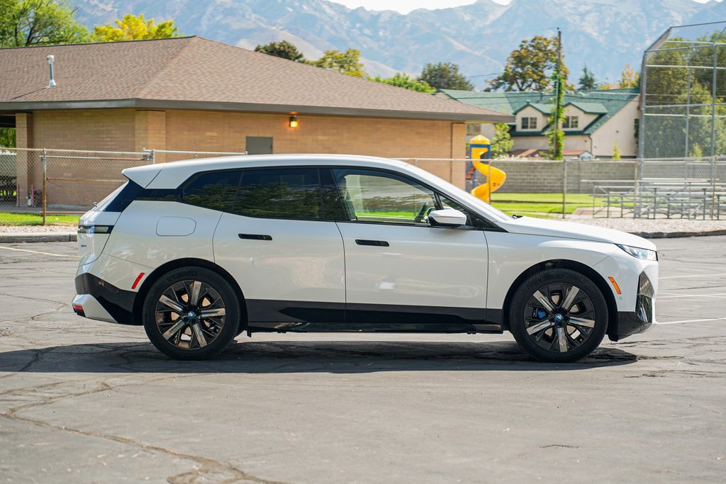 Used 2025 BMW iX xDrive50 w/ Premium Package image 4