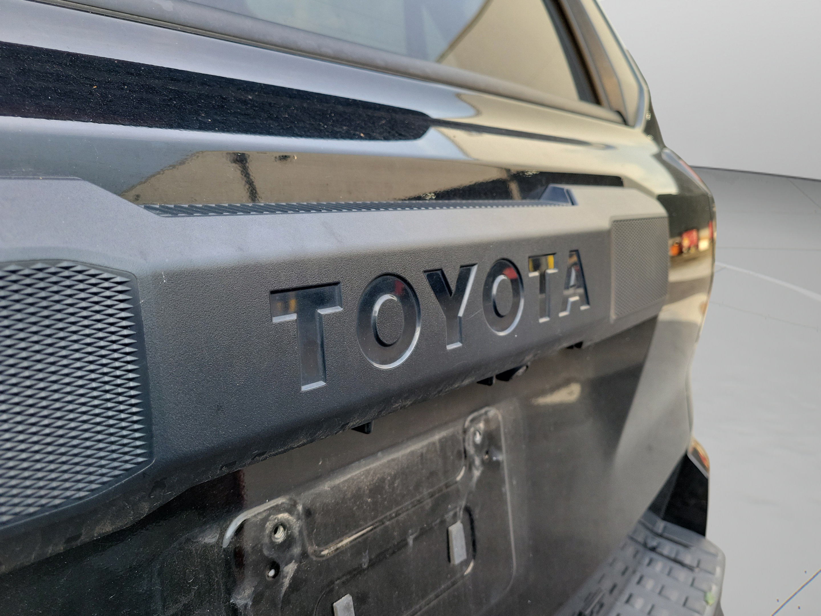 Used 2025 Toyota 4Runner SR5 AWD/4WD image 31