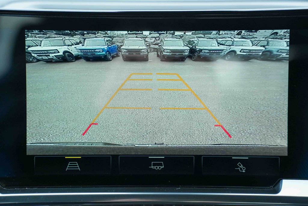 Used 2024 Chevrolet Silverado 1500 LT image 32