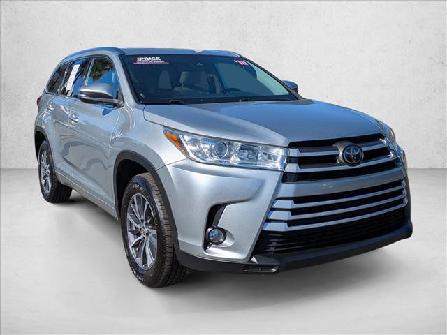 Used 2018 Toyota Highlander XLE image 3