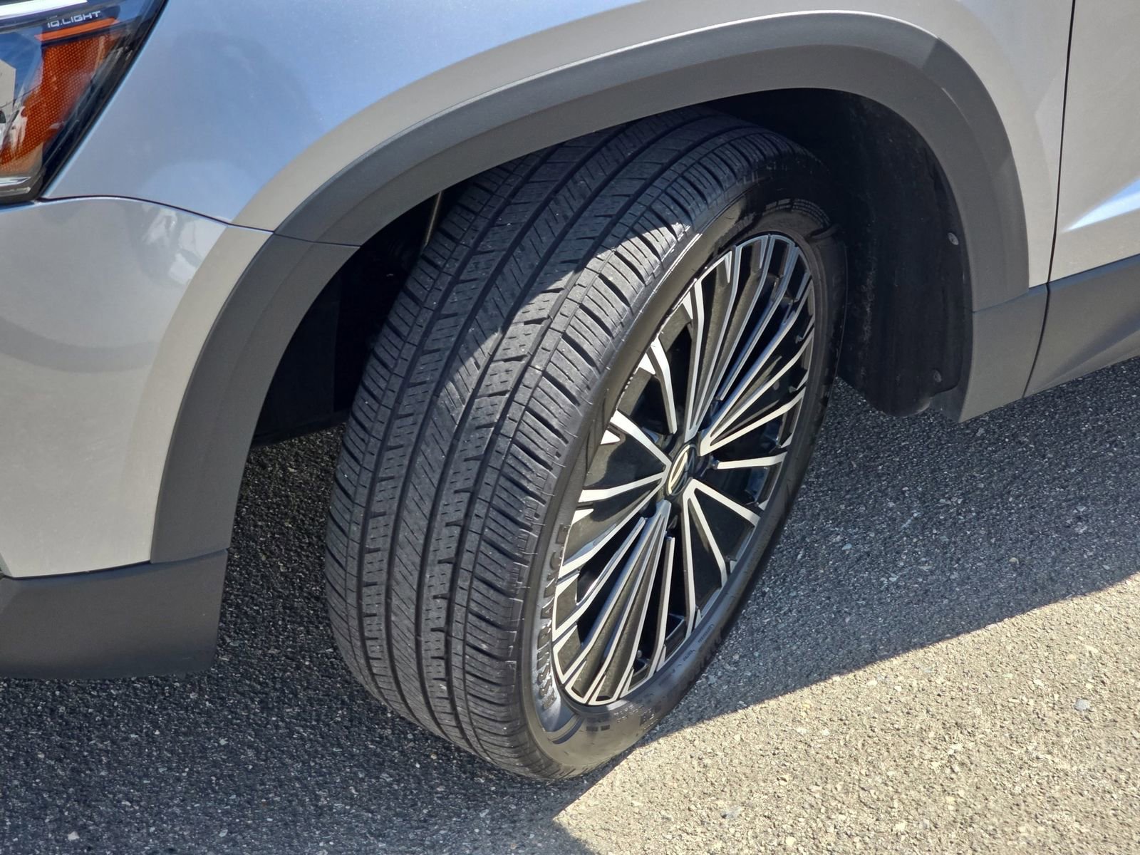 Used 2025 Volkswagen Taos SE image 36