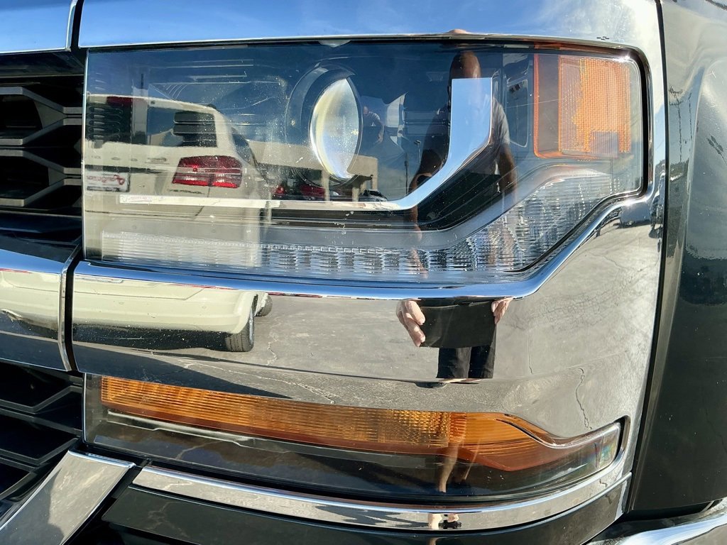 Used 2018 Chevrolet Silverado 1500 LT w/ All Star Edition image 10