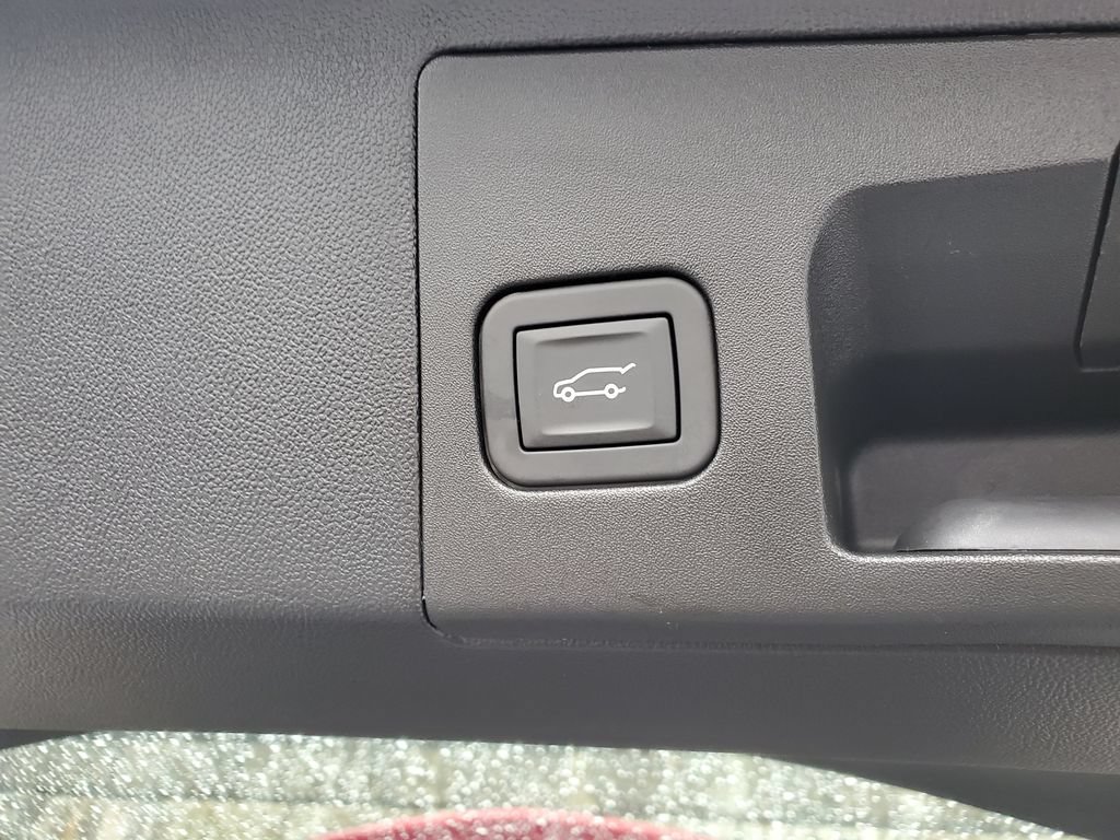 Certified 2026 Cadillac XT5 Sportv w/ LPO, Floor Liner Package AWD/4WD image 45
