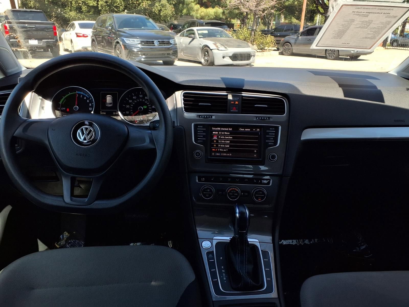 Used 2016 Volkswagen e-Golf SE w/ DC Fast Charging Package FWD image 19