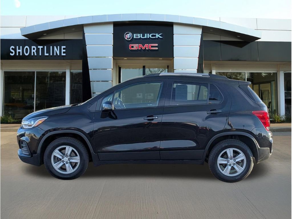 Used 2022 Chevrolet Trax LT w/ LT Convenience Package image 6