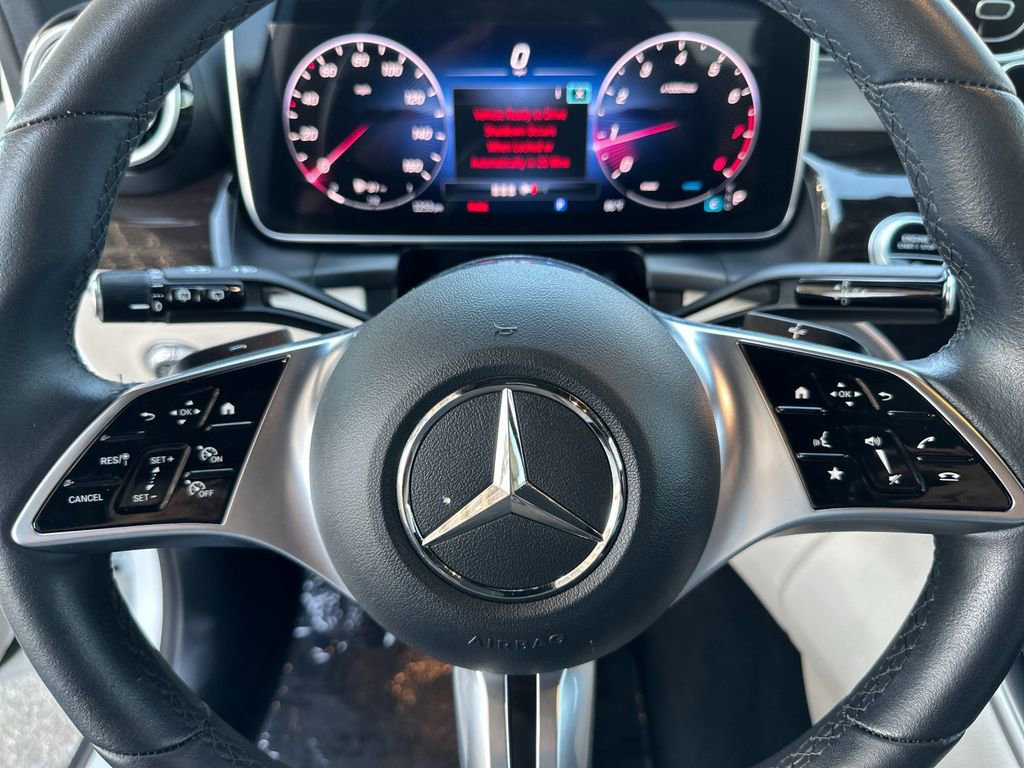 Used 2024 Mercedes-Benz GLC 300 image 23