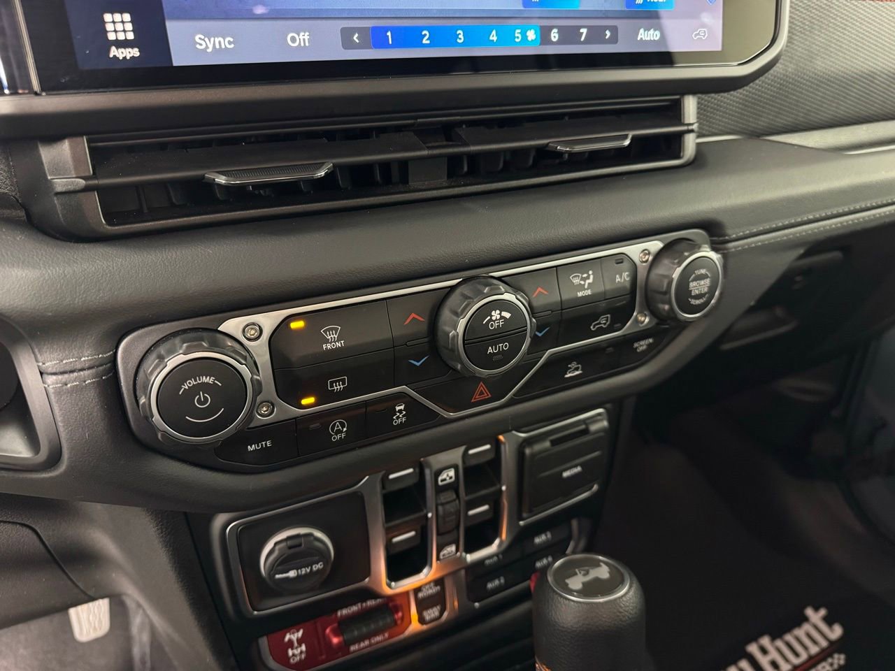 Used 2025 Jeep Wrangler Unlimited Rubicon image 18