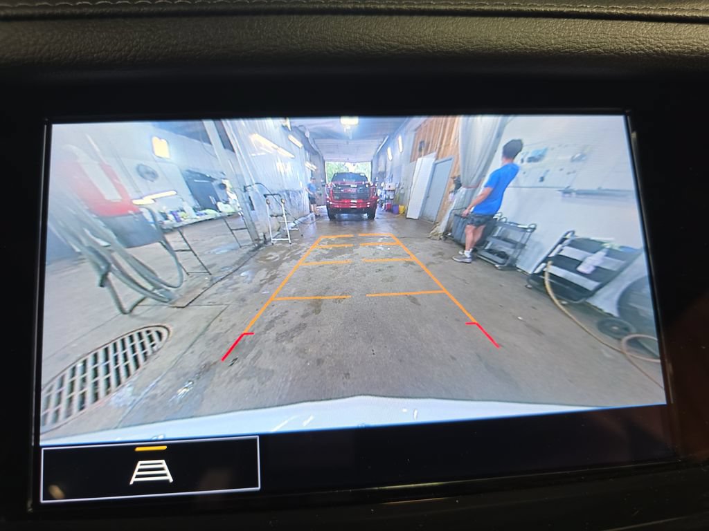 Used 2023 Cadillac XT6 Premium Luxury w/ LPO, Floor Liner Package AWD/4WD image 23
