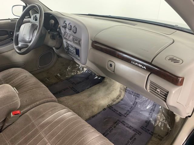 Used 2001 Chevrolet Lumina w/ Preferred Equipment Group FWD image 17