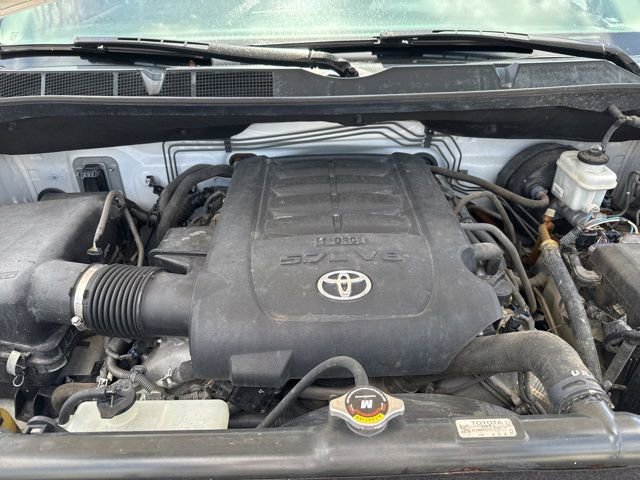 Used 2013 Toyota Tundra 4x4 CrewMax w/ Tow Pkg image 18