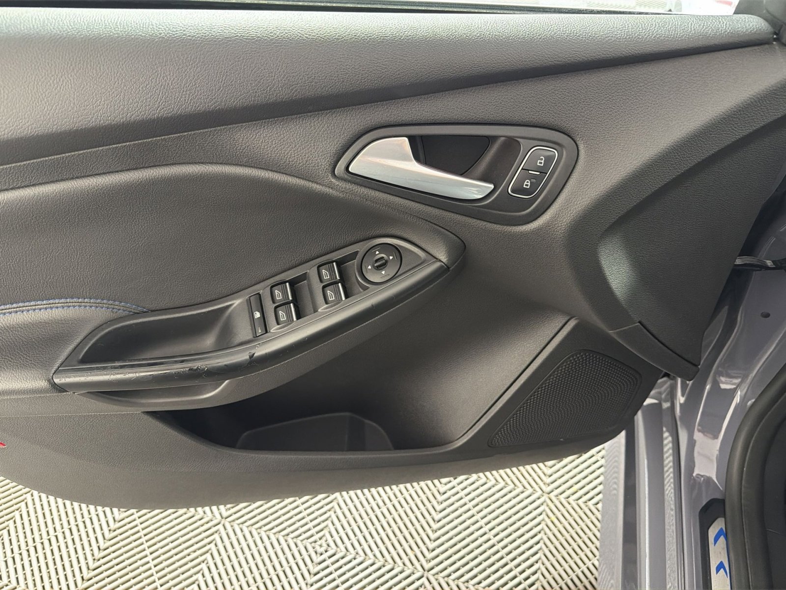 Used 2016 Ford Focus RS image 15