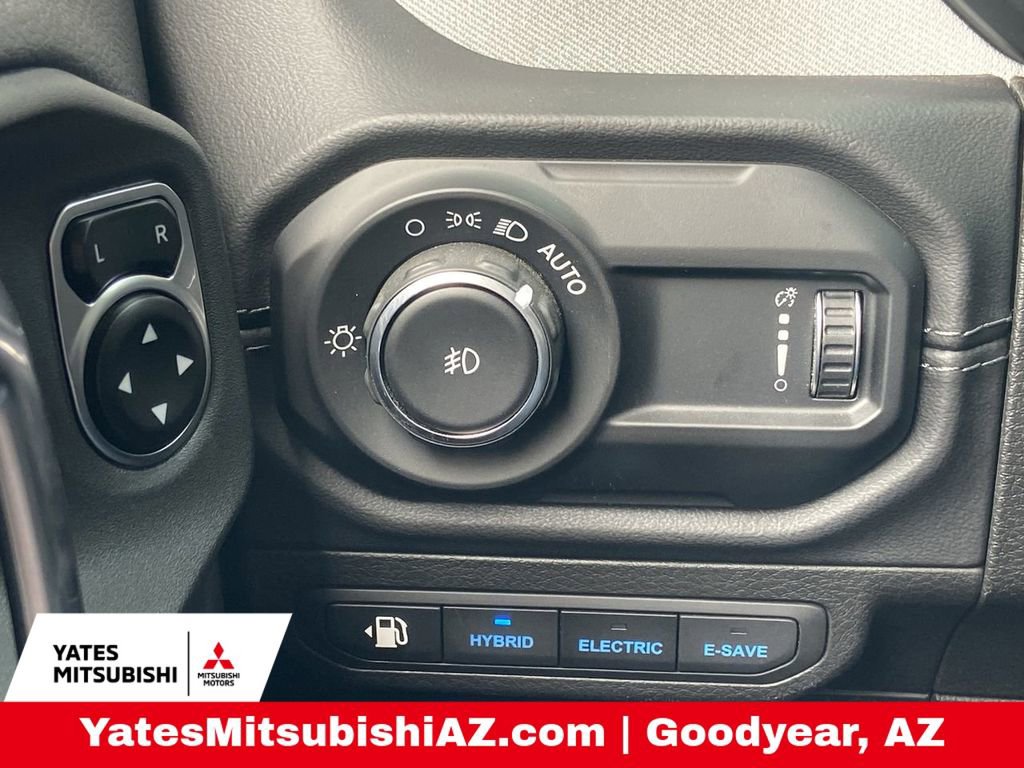 Used 2024 Jeep Wrangler Unlimited Sahara w/ Technology Group image 14