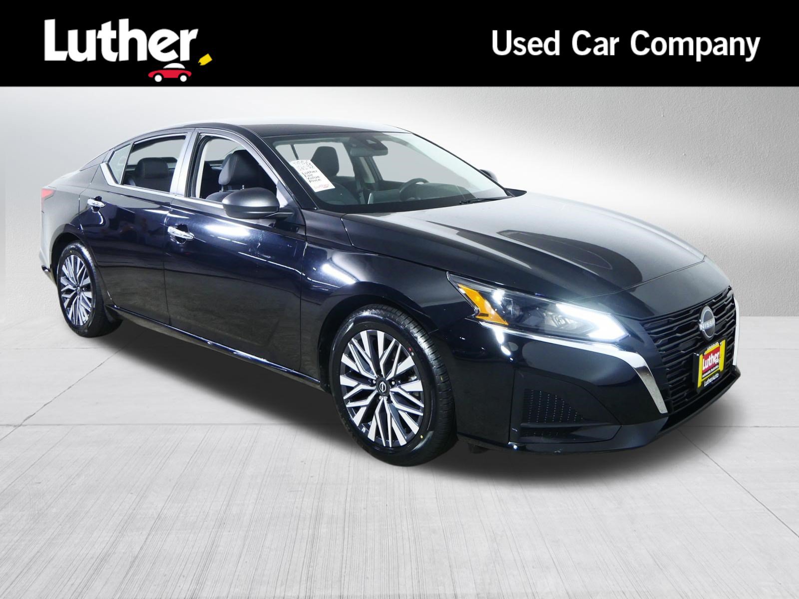 Used 2025 Nissan Altima 2.5 SV