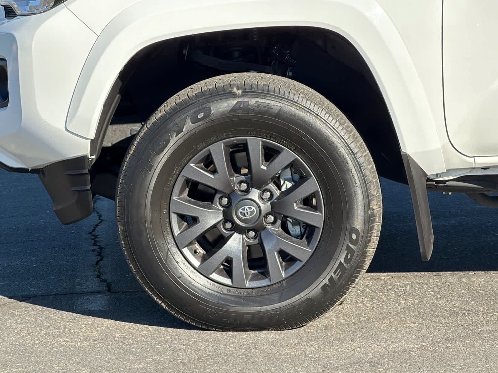 Used 2022 Toyota Tacoma SR5 AWD/4WD image 23