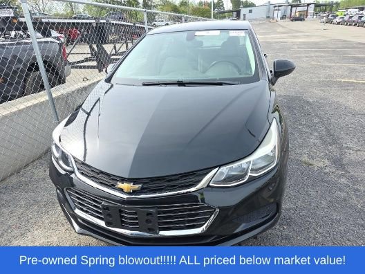 Used 2018 Chevrolet Cruze LS FWD image 2