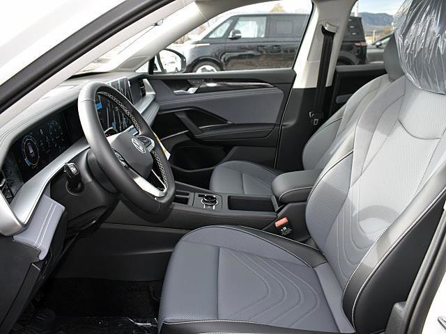 New 2026 Volkswagen Tiguan SE image 7