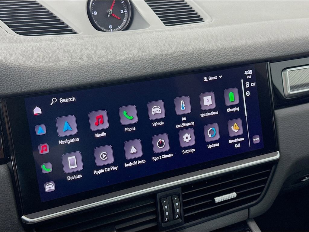 Certified 2023 Porsche Cayenne Platinum Edition image 18