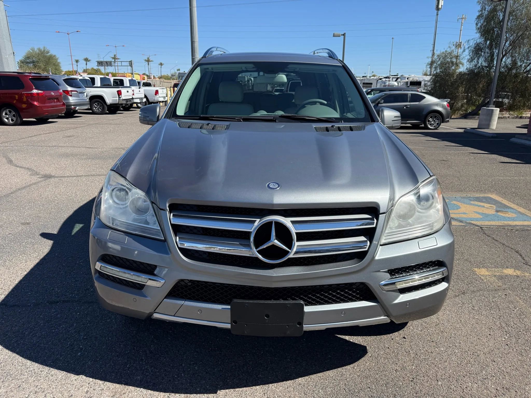 Used 2012 Mercedes-Benz GL 320 BlueTEC 4MATIC image 3