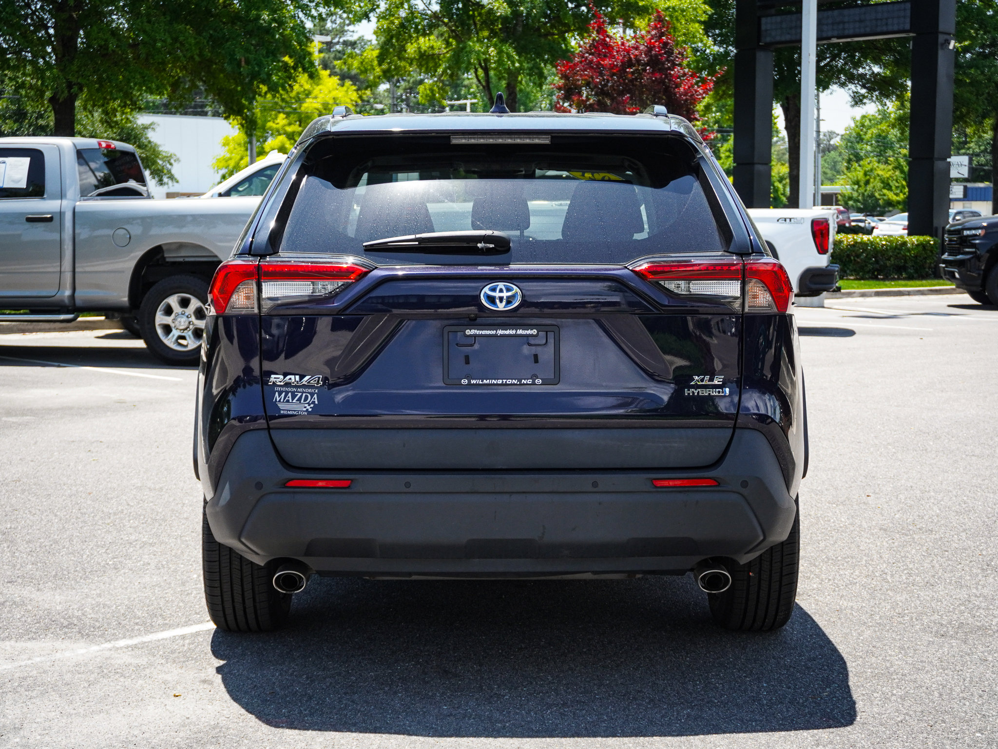Used 2021 Toyota RAV4 XLE Premium AWD/4WD image 8