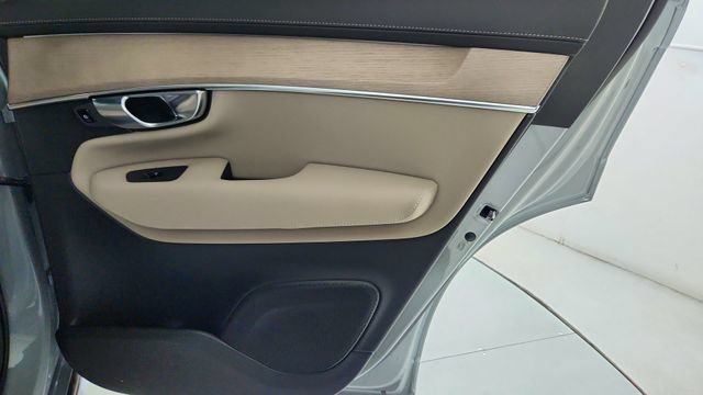 New 2026 Volvo XC90 T8 Plus w/ Protection Package Premier AWD/4WD image 36
