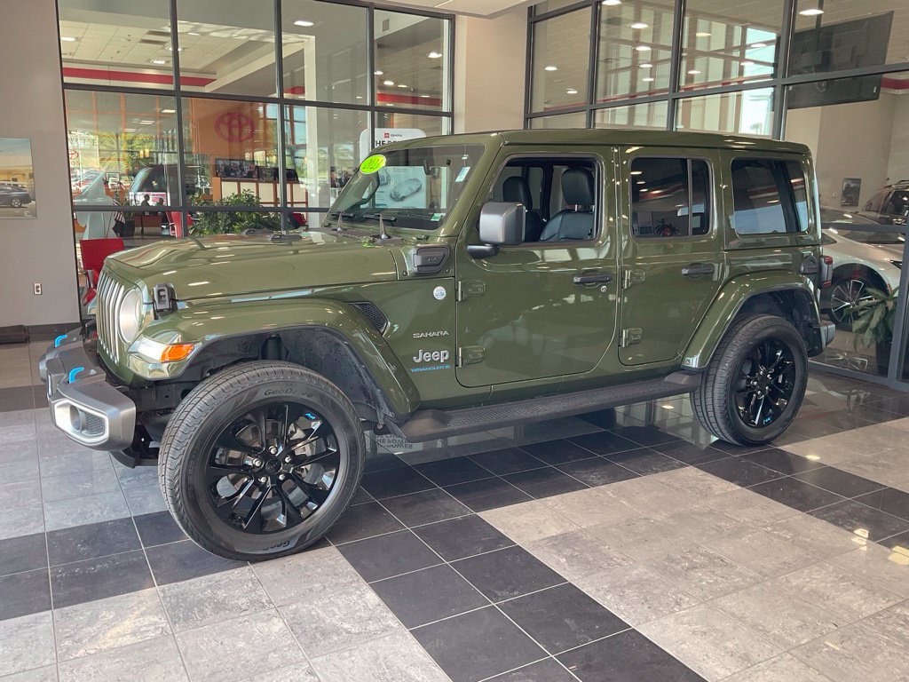 Used 2023 Jeep Wrangler Unlimited Sahara w/ Cold Weather Group AWD/4WD image 3
