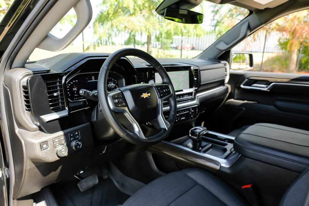 Used 2026 Chevrolet Silverado 1500 LT w/ Texas Edition Plus AWD/4WD image 4