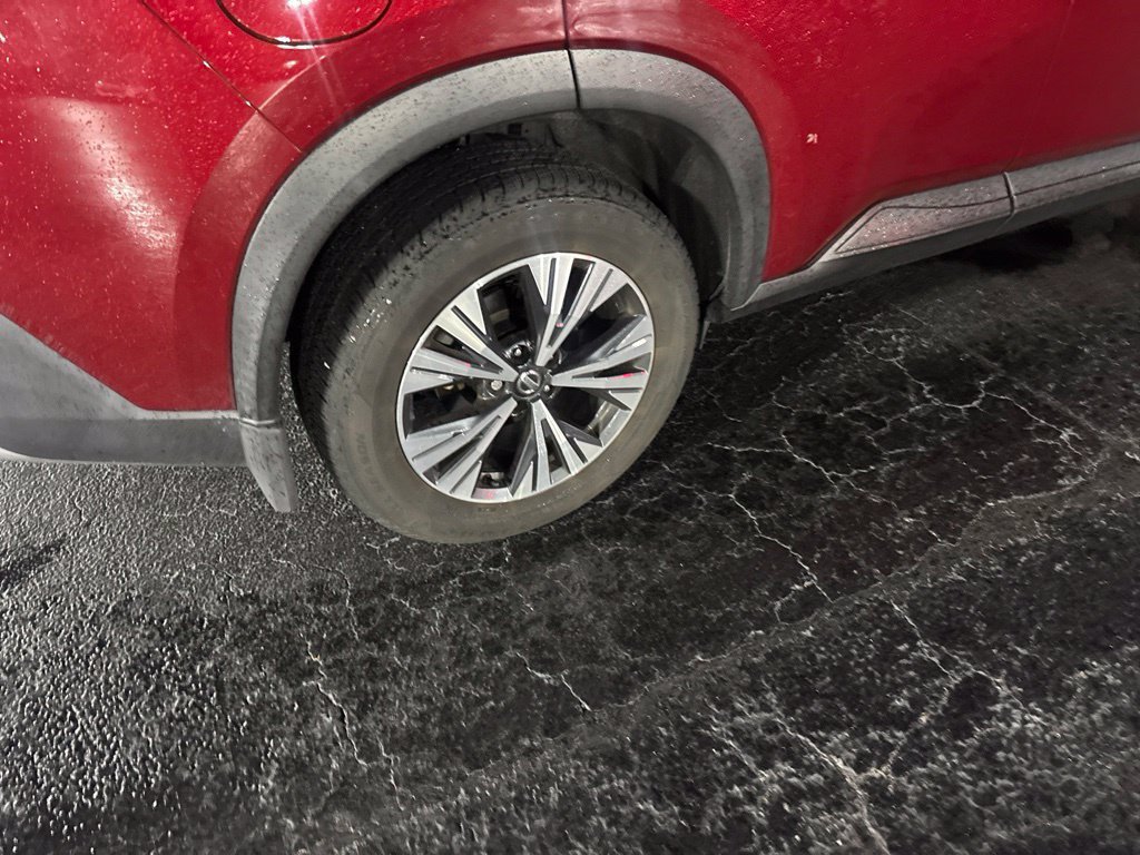 Certified 2021 Nissan Rogue SV FWD image 12
