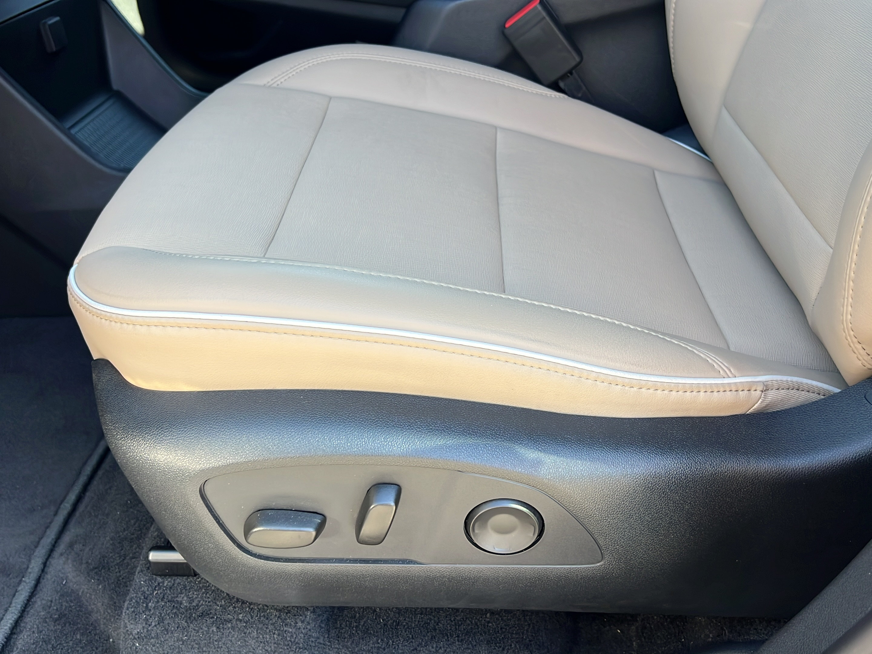 Used 2026 Buick Enclave Preferred w/ Power Package FWD image 15
