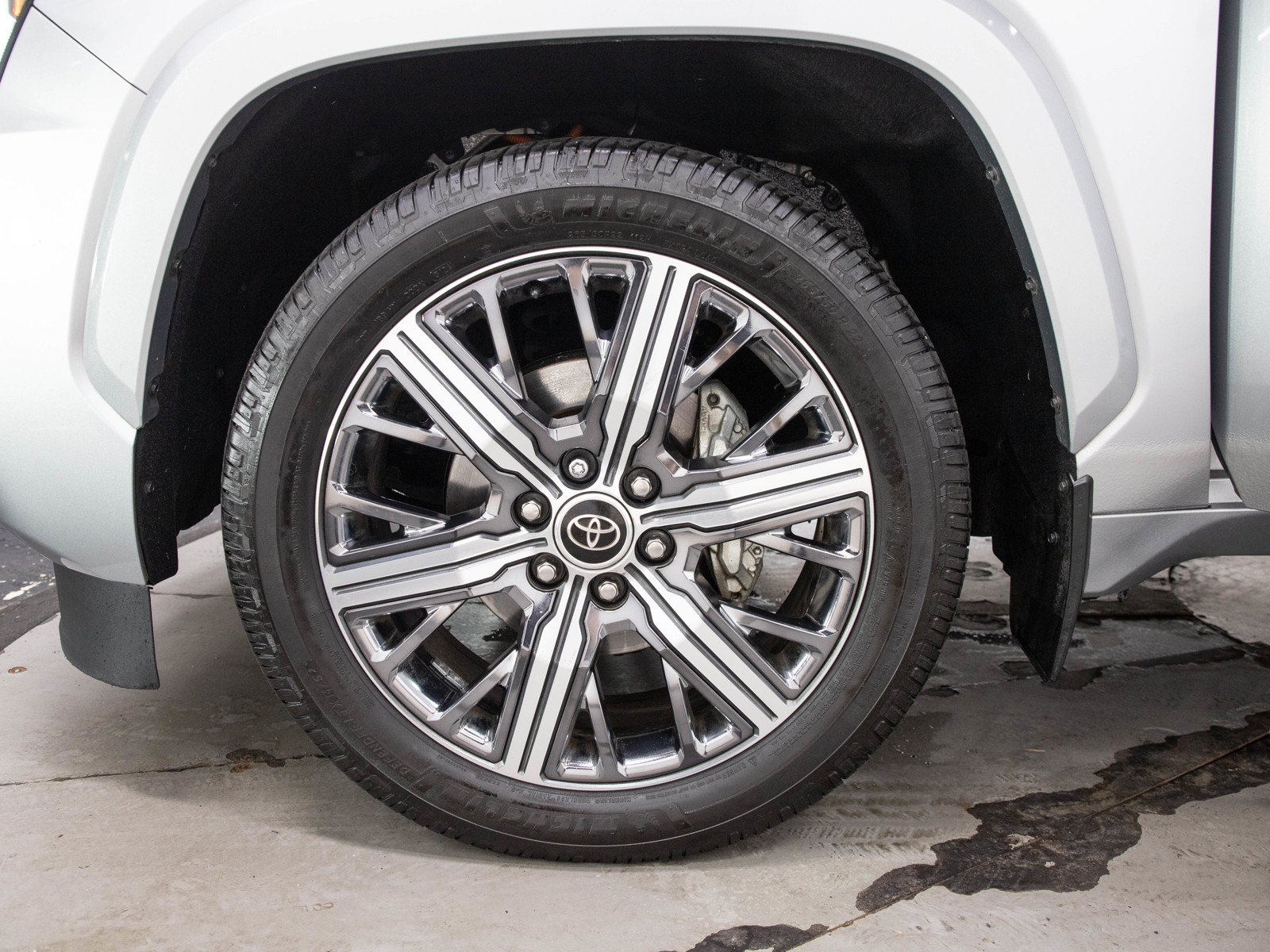 Used 2023 Toyota Sequoia Capstone AWD/4WD image 32