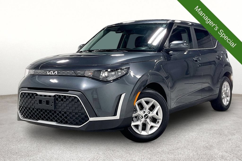 Used 2025 Kia Soul LX w/ LX Technology Package FWD image 14