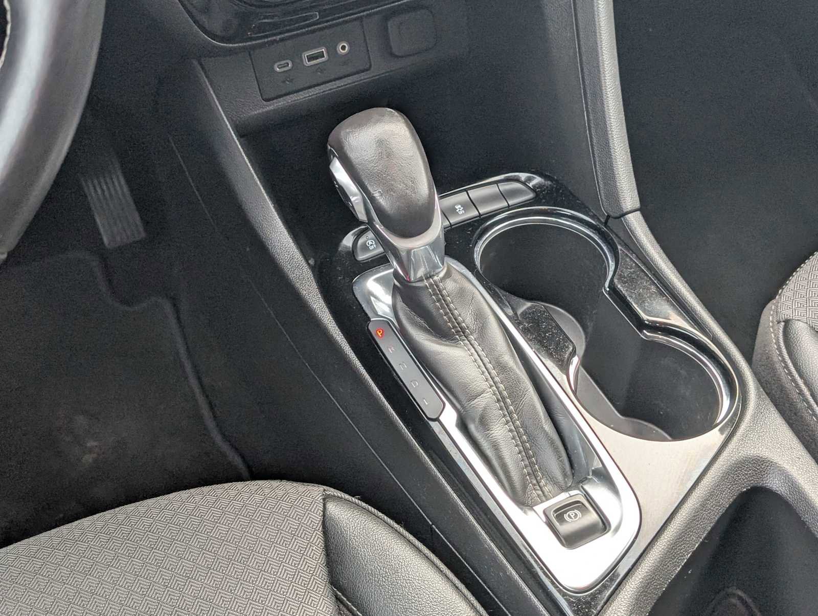 Used 2022 Buick Encore GX Select w/ Sport Touring Package image 21