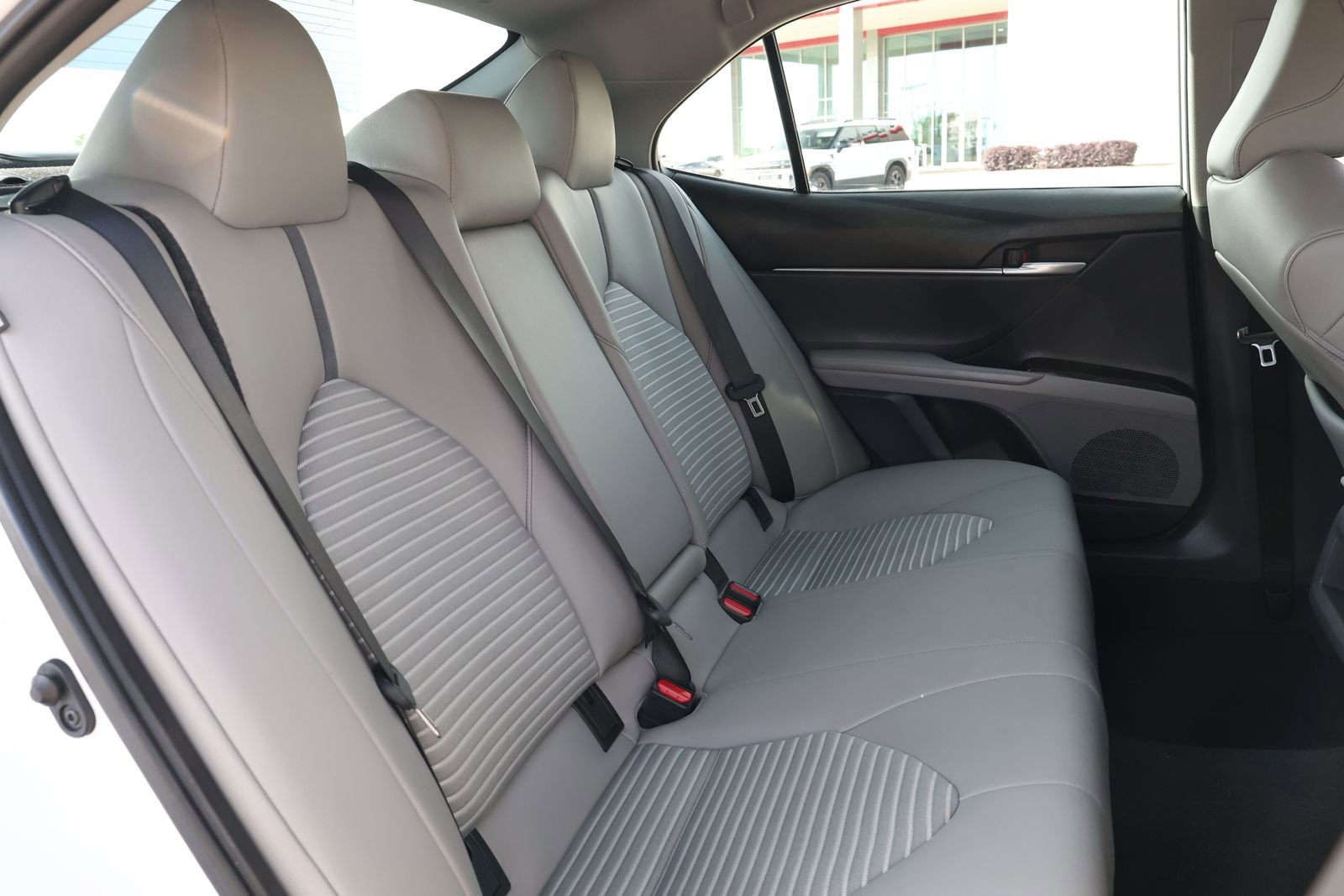 Used 2024 Toyota Camry SE image 31