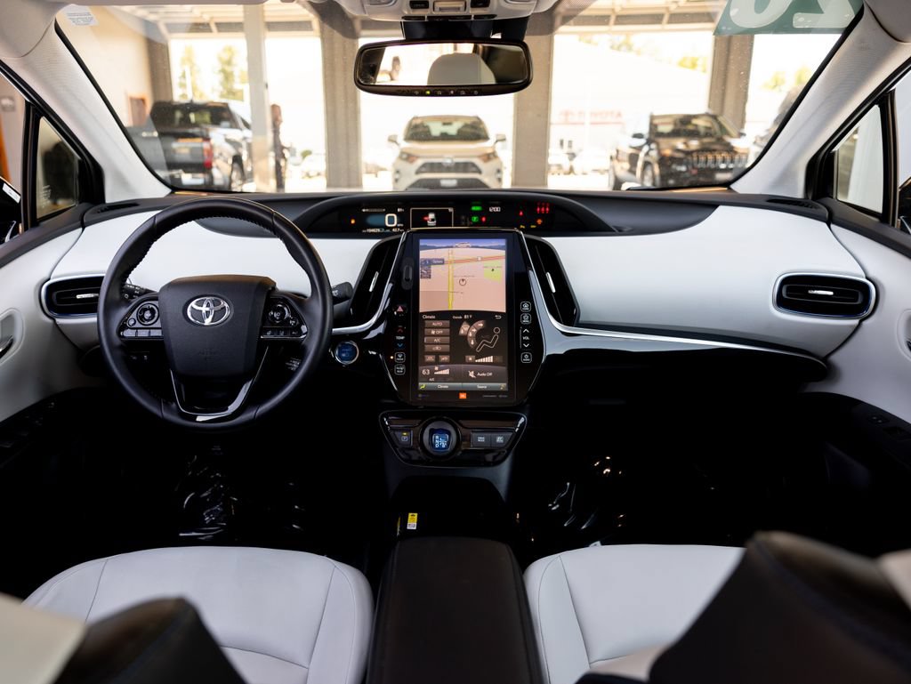 Used 2020 Toyota Prius Limited w/ Premium Convenience Package FWD image 18