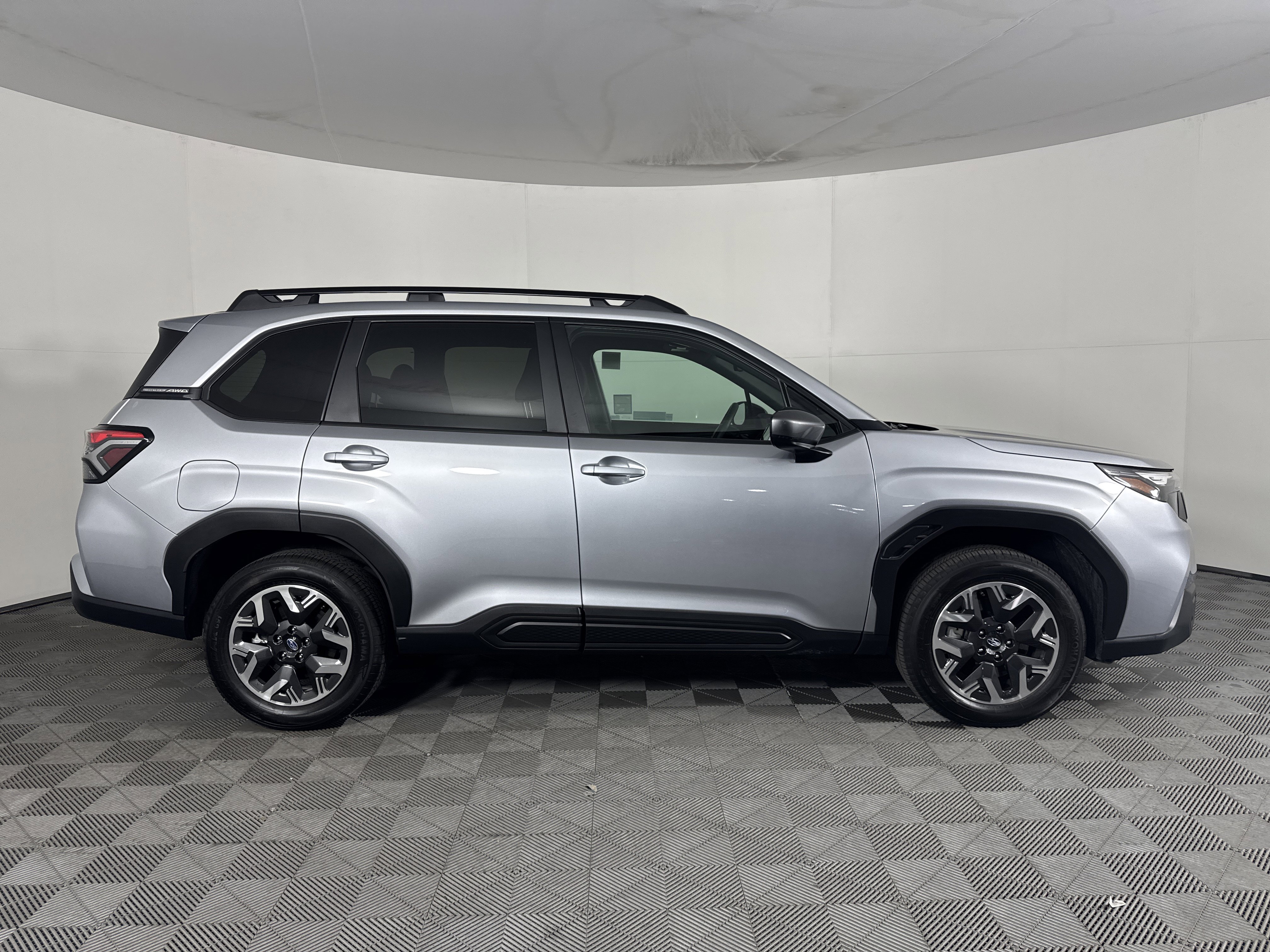 Used 2026 Subaru Forester Premium image 3