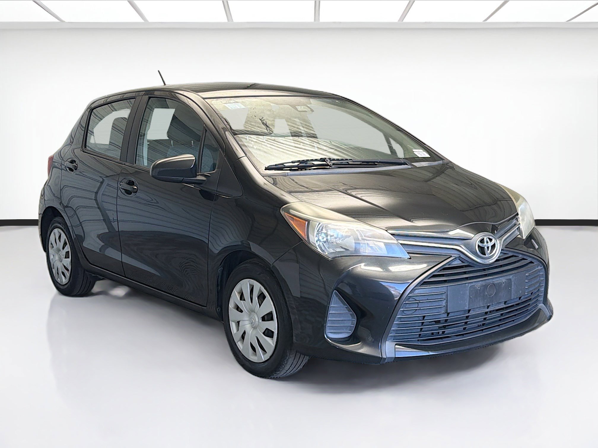 Used 2017 Toyota Yaris L w/ Carpet Mat Package image 3