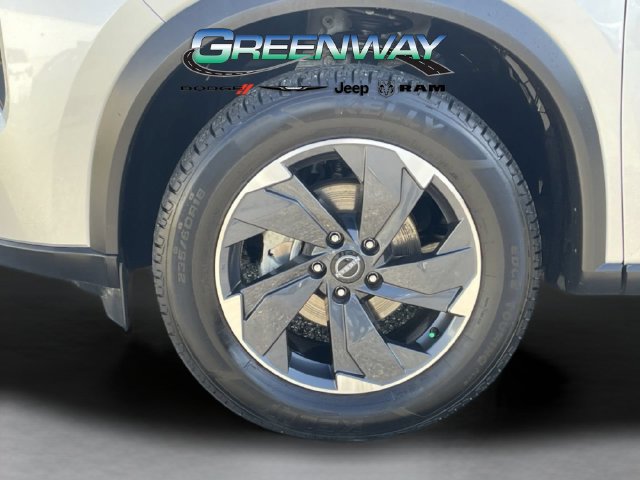 Used 2024 Nissan Rogue SV AWD/4WD image 33